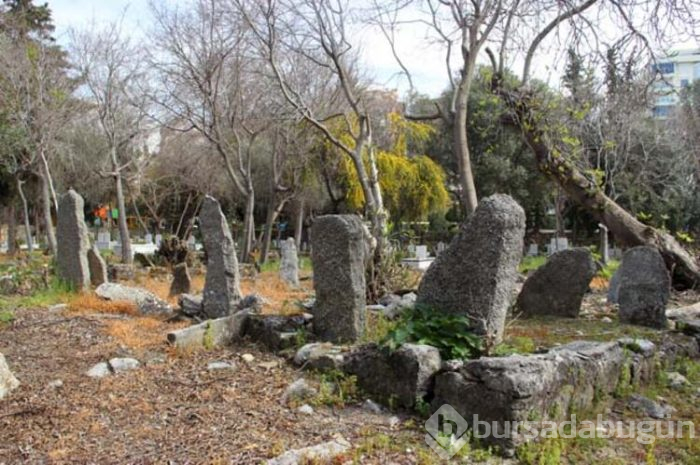 Alanya'daki 500 gizemli mezar sırrını koruyor