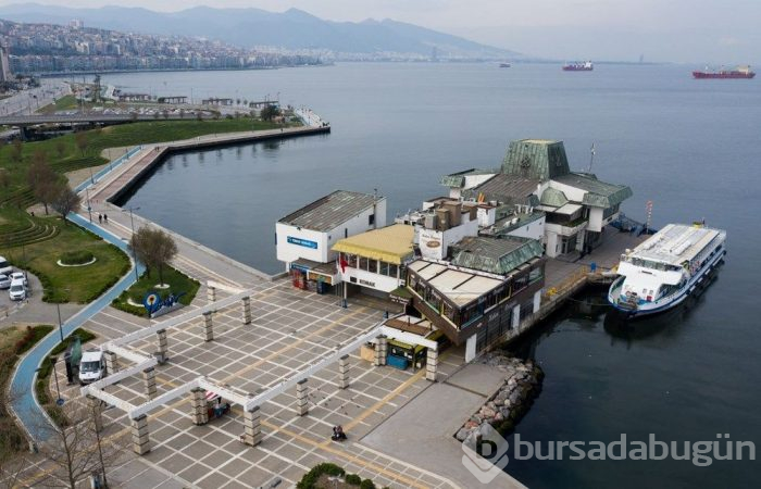 İzmir'in meydanları bomboş