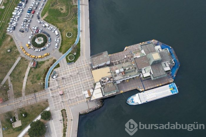 İzmir'in meydanları bomboş