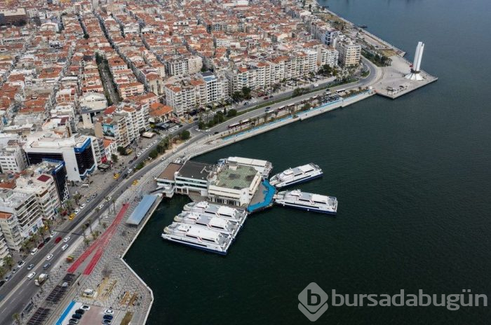 İzmir'in meydanları bomboş