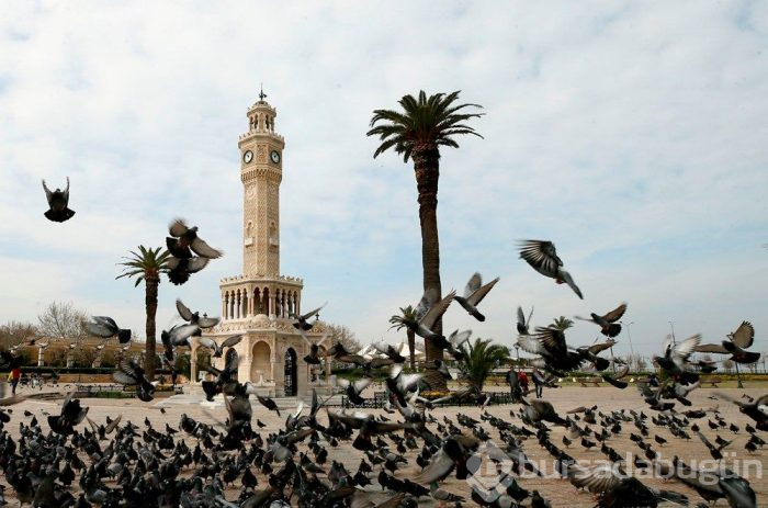 İzmir'in meydanları bomboş