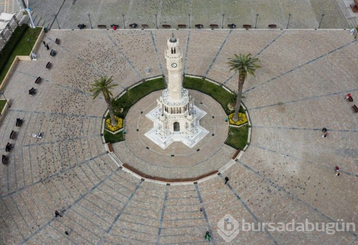 İzmir'in meydanları bomboş