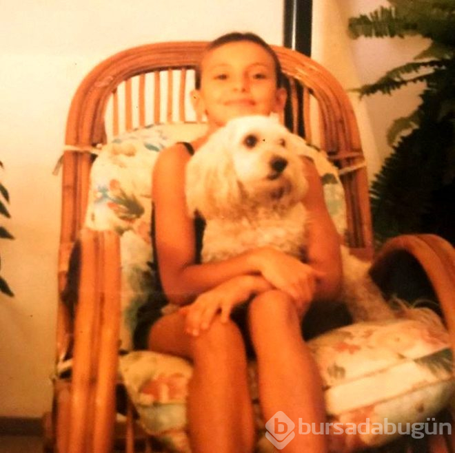 Tuvana Türkay'ın çocukluk fotoğrafına beğeni yağdı!