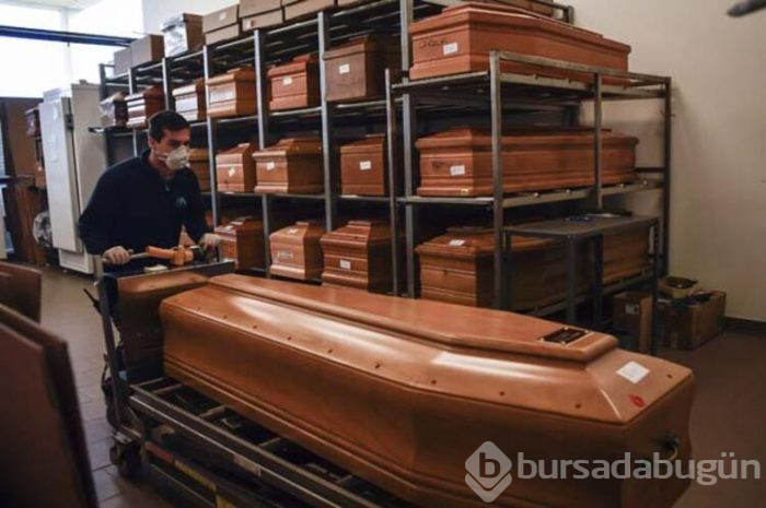 Virüsü başkalarına bulaştırdığını düşünen hemşire intihar etti