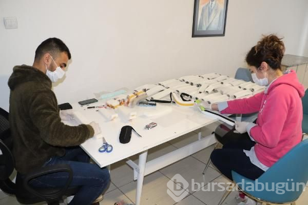 3D yazıcıyla siper maske ve solunum maskesi üretimine başlandı