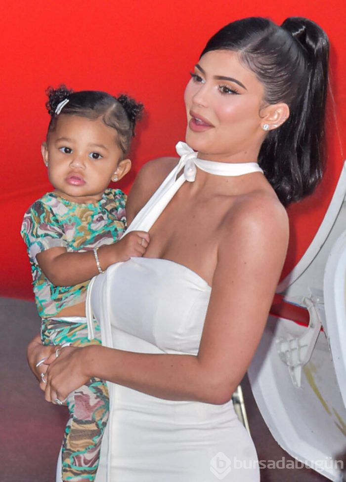 Kylie Jenner'dan koronavirüs mücadelesine destek!