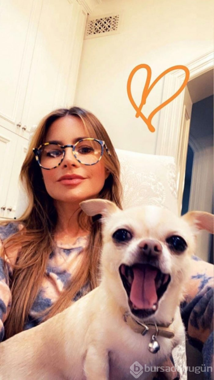 Ünlülerden selfie pozları 