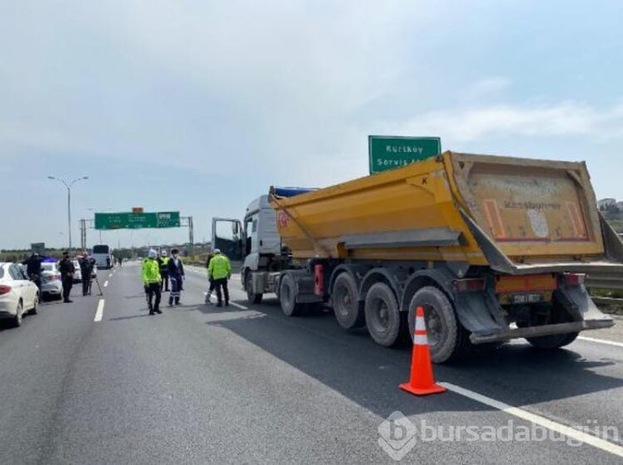 İstanbul'da metrelerce kuyruk oluştu 