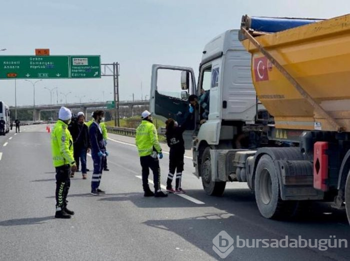 İstanbul'da metrelerce kuyruk oluştu 
