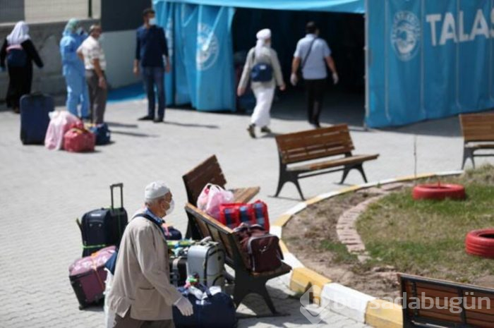 Umreciler eve dönüyor