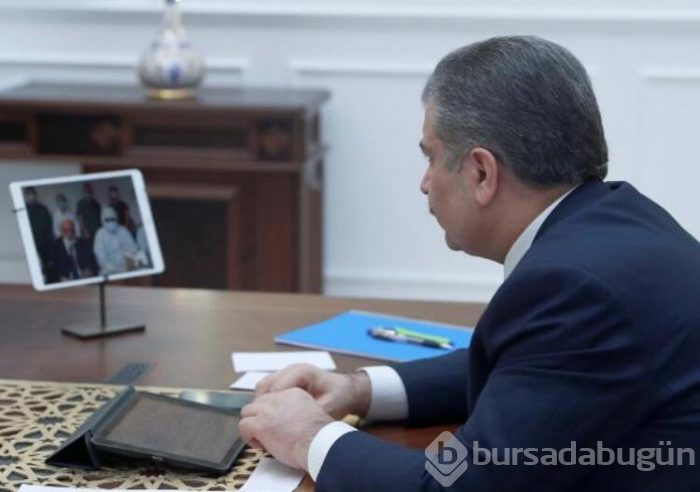 Fahrettin Koca, koronavirüs hastalarını tedavi eden hekimlerle görüştü