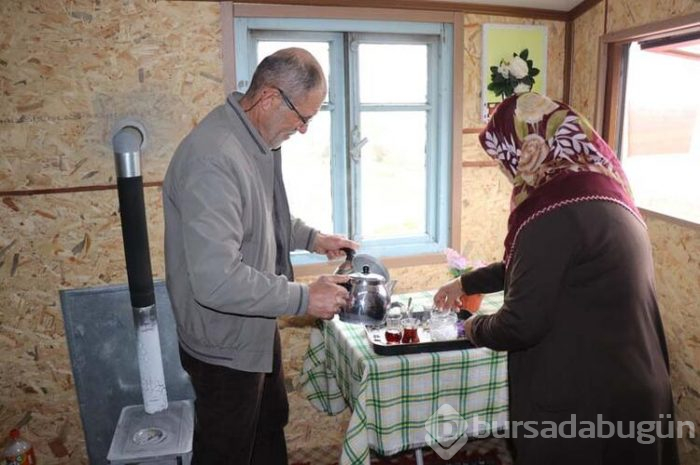 Sakarya'da ağaç evde yaşayarak virüsten kaçıyorlar 