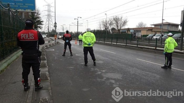 Kurallara uymayan minibüsten sağlık çalışanları çıktı!
