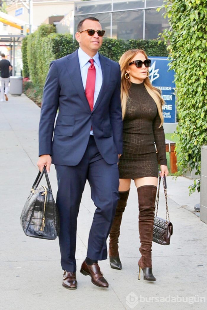 Jennifer Lopez ile Alex Rodriguez sorumsuzca spor salonunu açtırdı!
