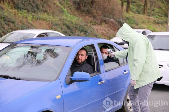 Virüs Rize'ye gitmelerine engel olamadı... Hasat, hastalıktan önemli