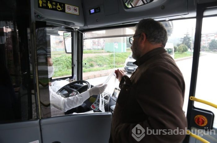 İstanbul'da toplu taşımayı kullananlara maske!