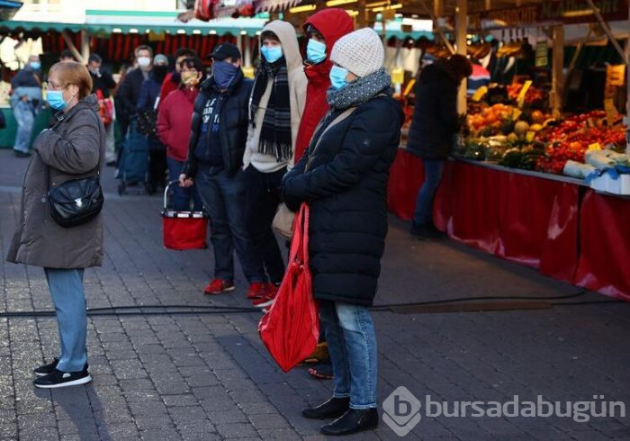 Corona virüsten hayatını kaybedenler için 3 dakikalık saygı duruşu!