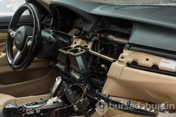 Parmakizi bile yok, tüm elektrik aksamı çalındı!