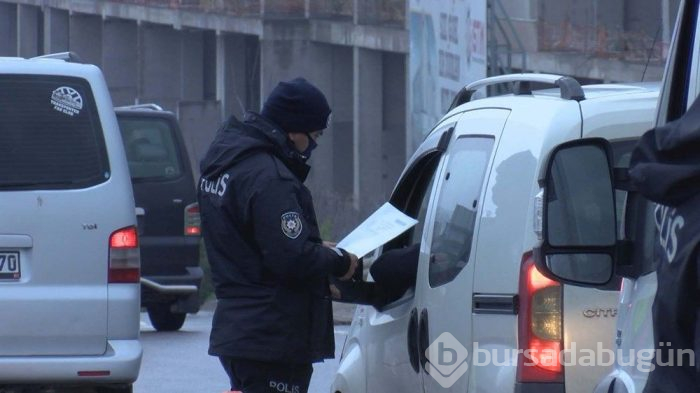 İstanbul giriş-çıkışında trafik felç! 15 dakikalık yol 4 saate çıktı