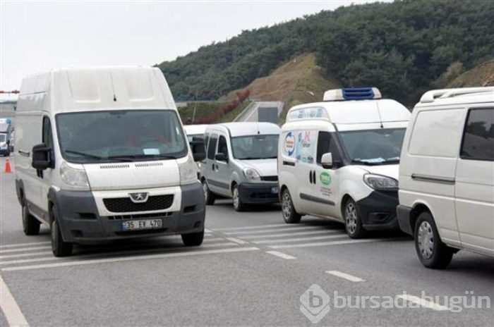 İzmir'de kilometrelerce kuyruk!