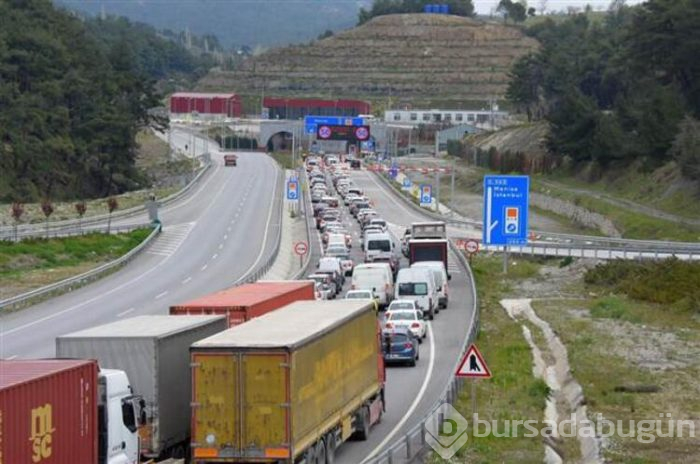 İzmir'de kilometrelerce kuyruk!