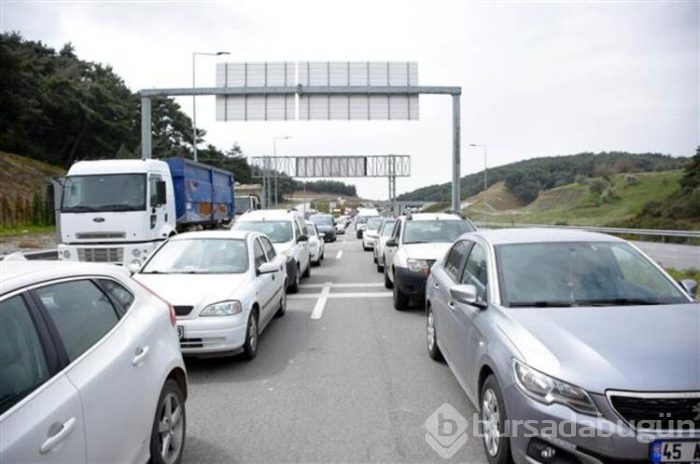 İzmir'de kilometrelerce kuyruk!