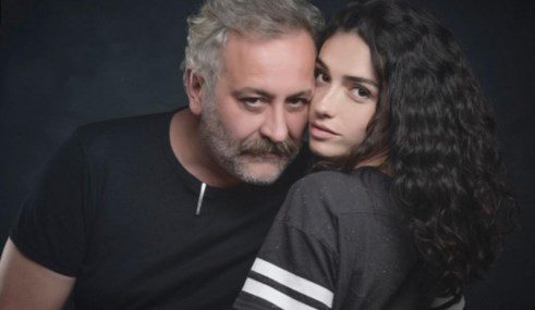 Onur Ünlü, 19 yaş küçük sevgilisiyle fotoğraf paylaşınca sosyal medyanın diline düştü