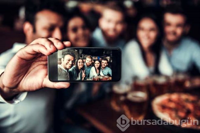 Türkiye'de kadınların en çok selfie çektiği şehir belirlendi! Sonuç şaşırttı