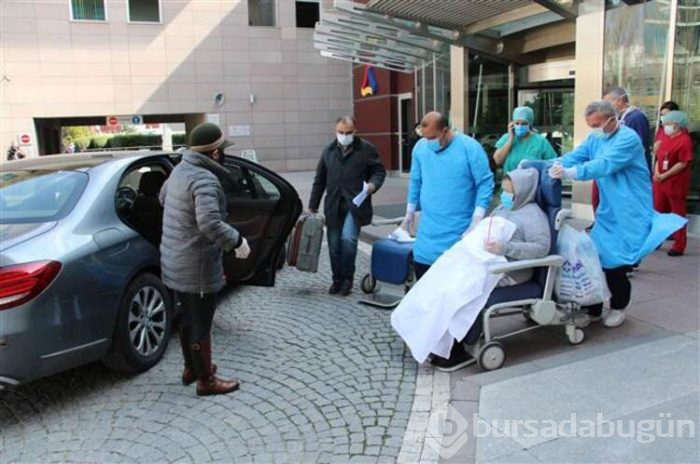 80 ve 89 yaşındaki çift Corona Virüsü yendi