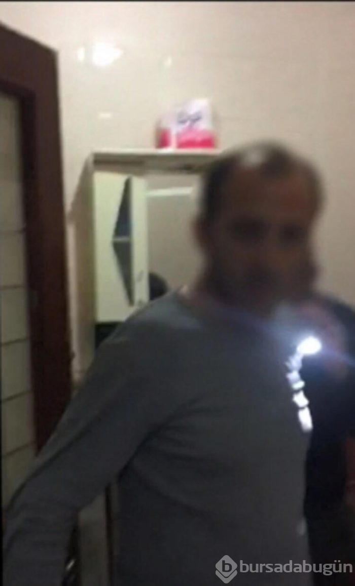 Arkadaşları eve kapandı sandılar, cesedini buldular!
