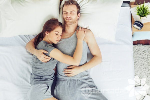 Partnerinizle uyku pozisyonunuz ilişkiniz hakkında ne söylüyor?