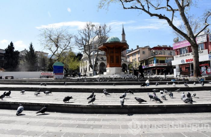 Bursa'nın cadde ve sokaklarında sessizlik hakim