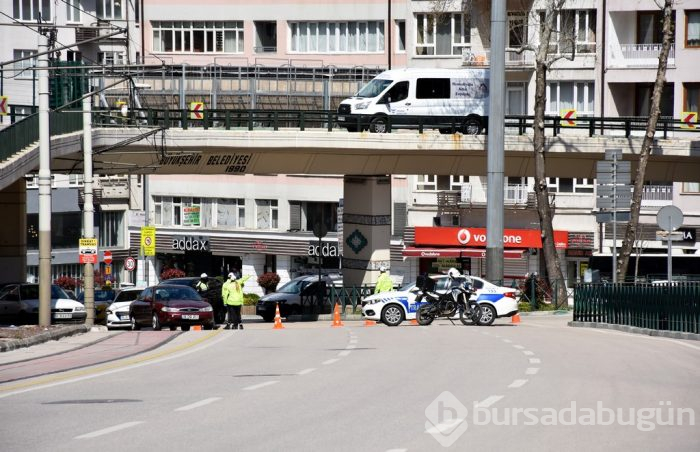 Bursa'nın cadde ve sokaklarında sessizlik hakim