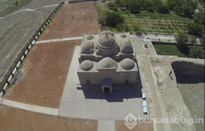 Türklere ait eski camii Dragon! 