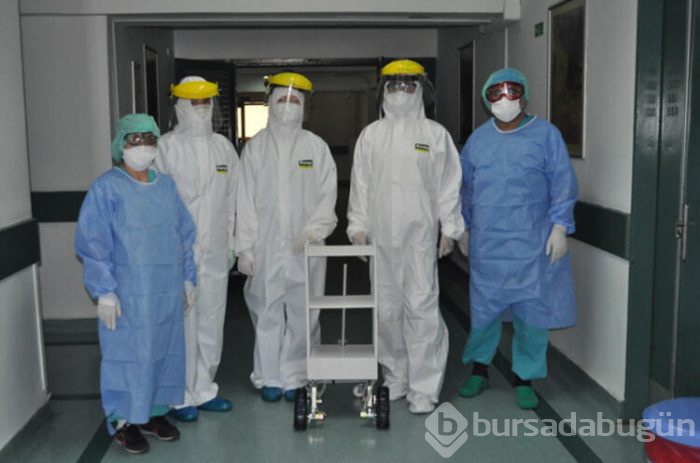 Corona virüse karşı robot devrede