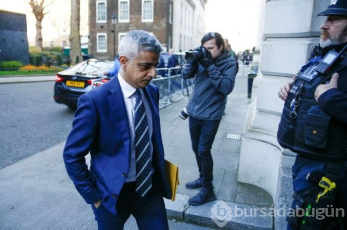 Sadiq Khan, corona virüs uyarılarını dinlemeyen Jose Mourinho'ya ateş püskürdü!
