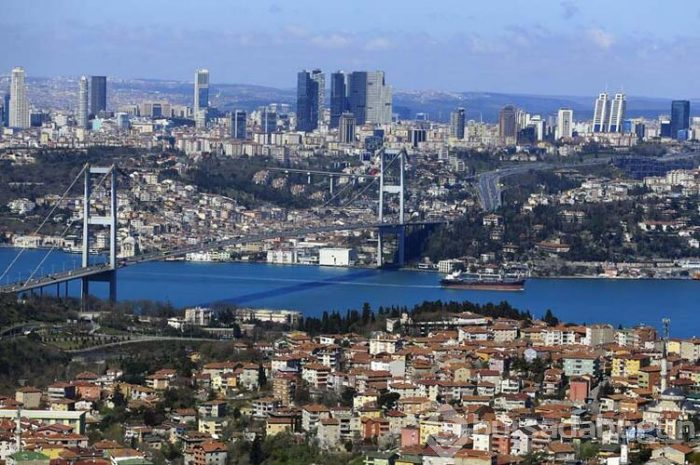 İstanbul Boğazı'nın rengi neden değişti?