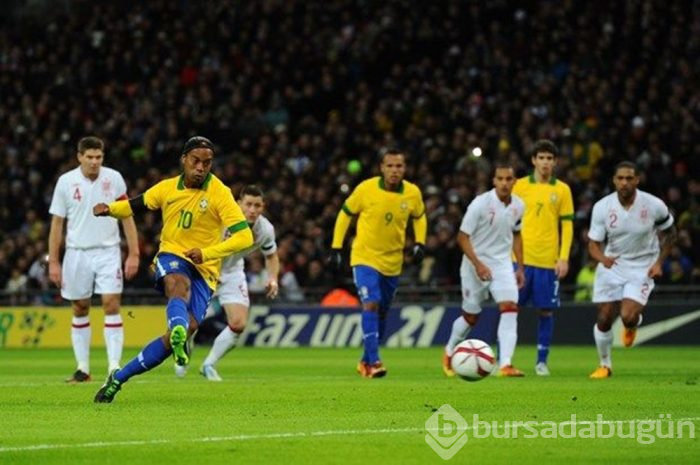 Ronaldinho'ya kral dairesinde hapis keyfi