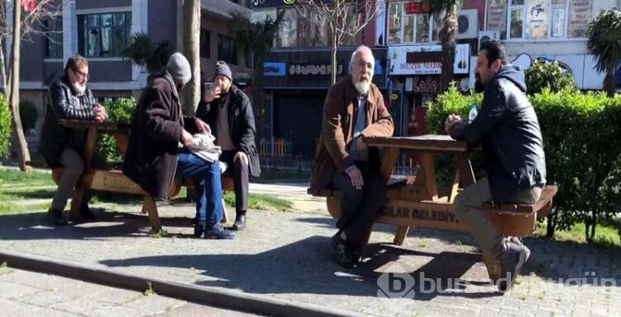 Parkta piknik yaptılar! 