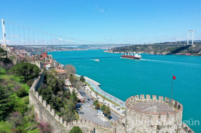 İstanbul turkuaza büründü