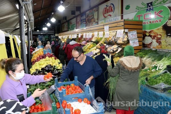 Sokağa çıkma yasağı ilan edildi, vatandaşlar dışarıya koştu!