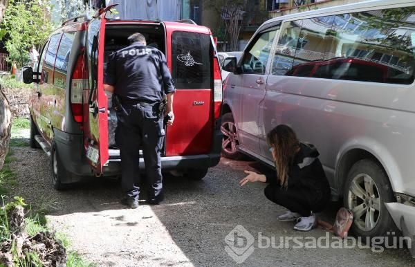 Eşini arabada bırakıp kaçtı ama ceza yemekten kurtulamadı