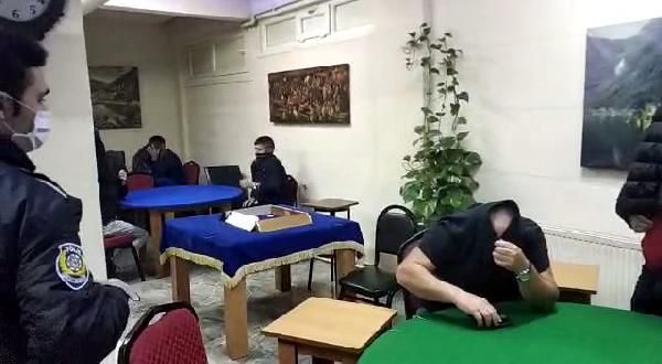 Kahvehane sokağa çıkma yasağı dinlemedi