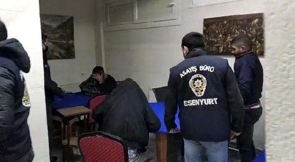 Kahvehane sokağa çıkma yasağı dinlemedi