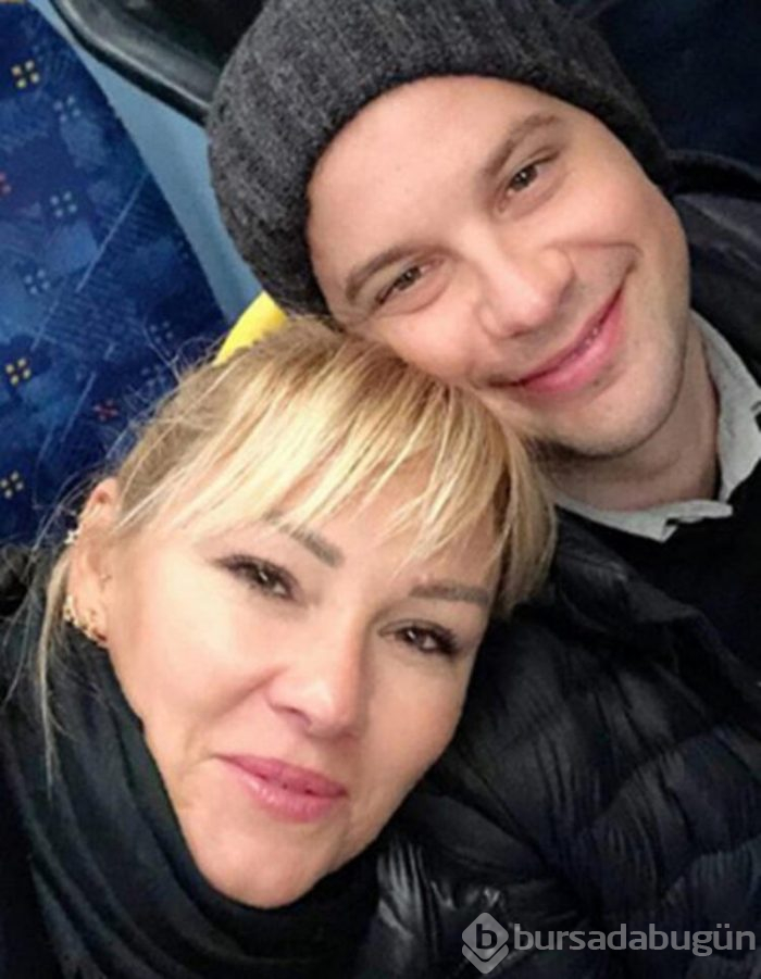 Pınar Altuğ, Yağmur Atacan'la evlilik yıl dönümlerinde aşka geldi