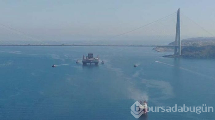 36 bin 863 groston ağırlığındaki "Scarabeo 9" İstanbul Boğazı'ndan geçiyor