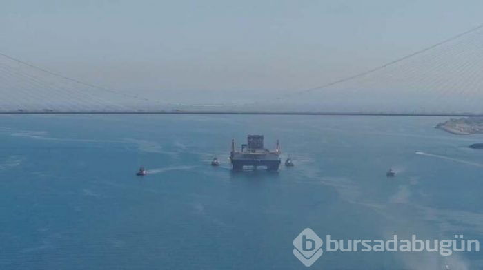 36 bin 863 groston ağırlığındaki "Scarabeo 9" İstanbul Boğazı'ndan geçiyor