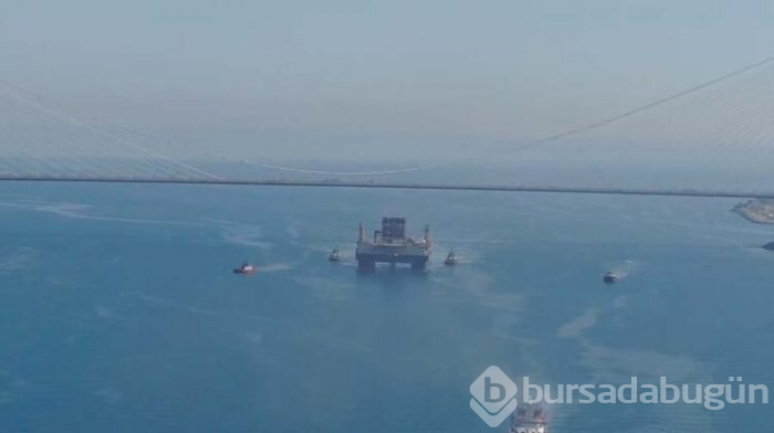 36 bin 863 groston ağırlığındaki "Scarabeo 9" İstanbul Boğazı'ndan geçiyor