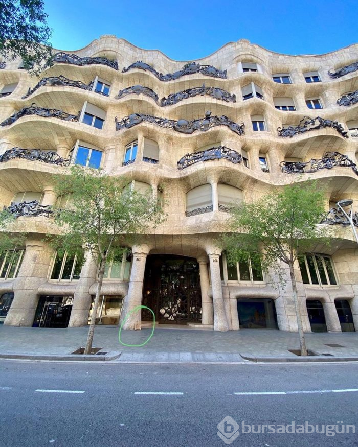 Turistlerin gözdesi La Pedrera binasında tek başına kaldı