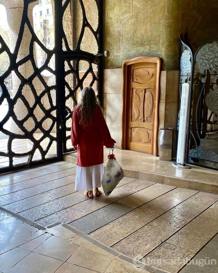 Turistlerin gözdesi La Pedrera binasında tek başına kaldı